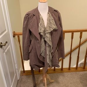 NWOT Gorgeous lace-trimmed spring jacket